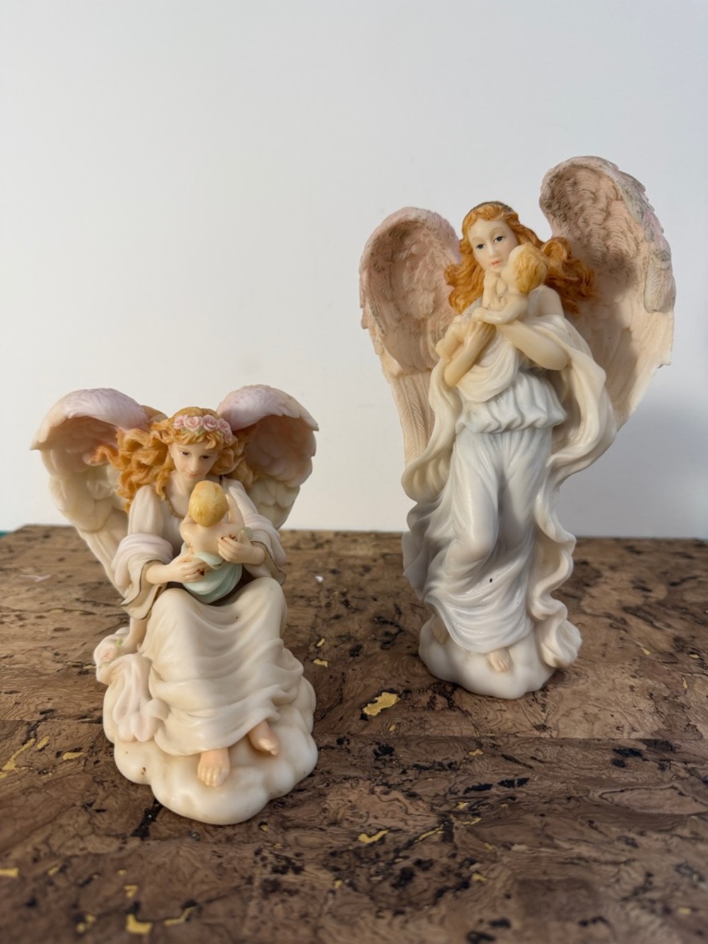 2 Seraphim Angels Figurine Set in Cream and Pink